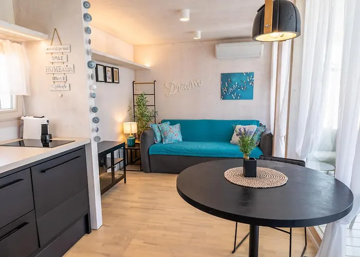 Villa Buqez Eco - 37&40 *
