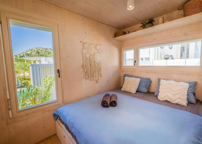 Villa Buqez Eco - 37&40 *