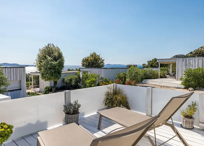 Buqez Eco - 37 And 40 Villa